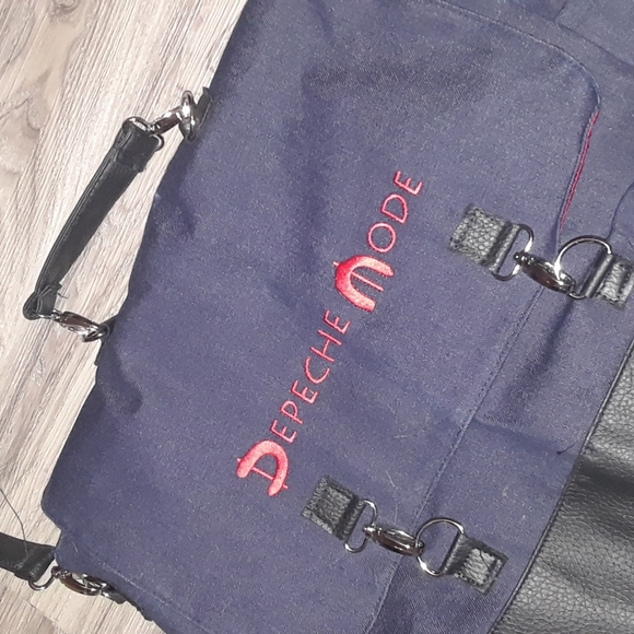 Depeche Mode Tour VIP Unisex Messenger Bag - Picture 2 of 3
